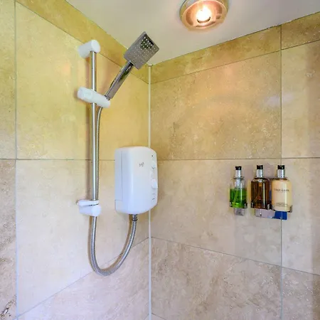 Bluebells By Stae-homes * בריסטול