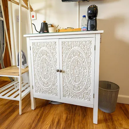 Bluebells By Stae-homes בריסטול